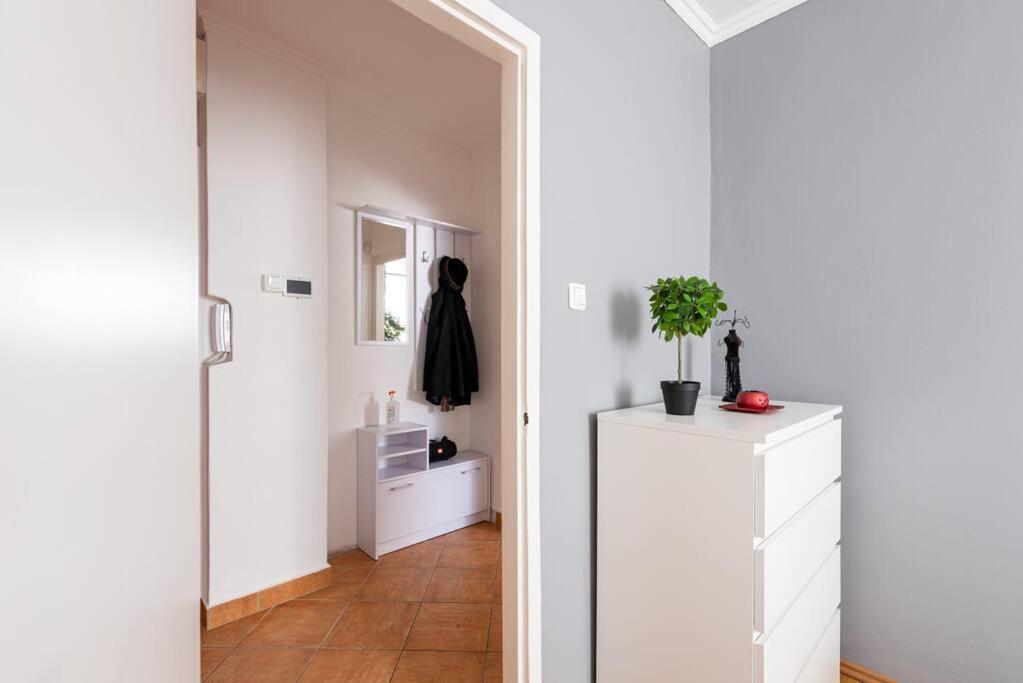 Spacious And Bright Flat Between Airport & Center Budapeste Exterior foto