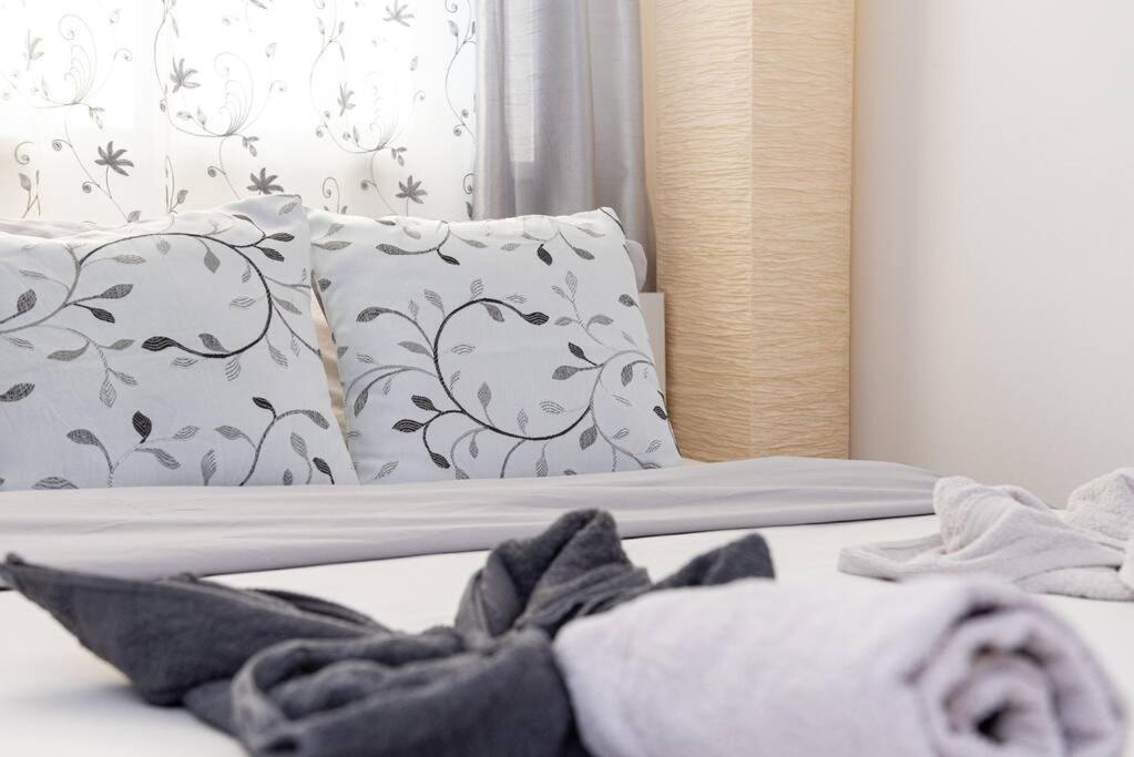 Spacious And Bright Flat Between Airport & Center Budapeste Exterior foto